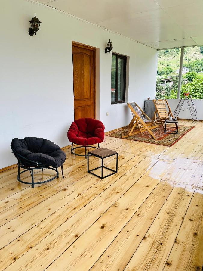 Guesthouse AlpenRose Mestia Extérieur photo